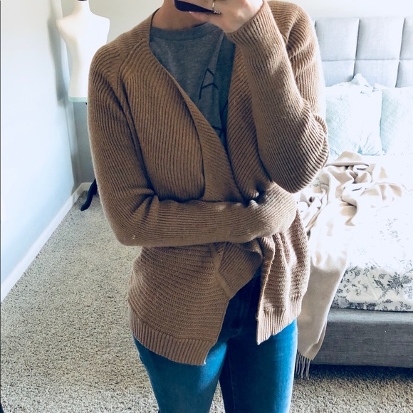 Tahari Sweaters - Tahari Merino Wool Cardigan
